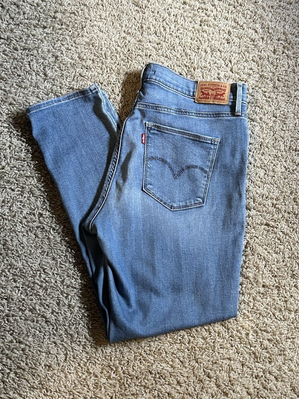 Levi's Slimming Skinny Blue Jeans Size 32